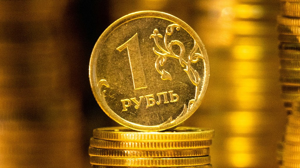Эксперты объяснили ослабление рубля и спрогнозировали курс до конца марта