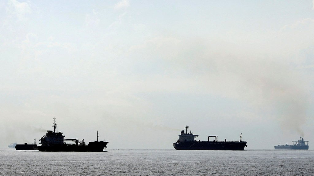 Bloomberg: «смещение» нефтяных рынков на восток привело к буму строительства танкеров