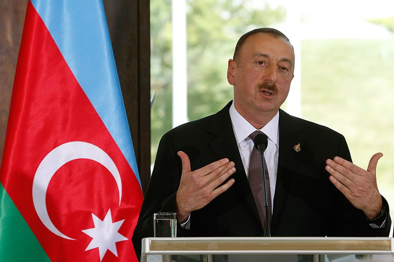 Баку потребовал от Карабаха сдаться и пригрозил провести «любую операцию»