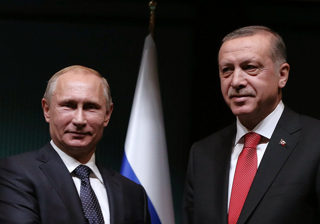 Путин поздравил Эрдогана с переизбранием и назвал его «дорогим другом»