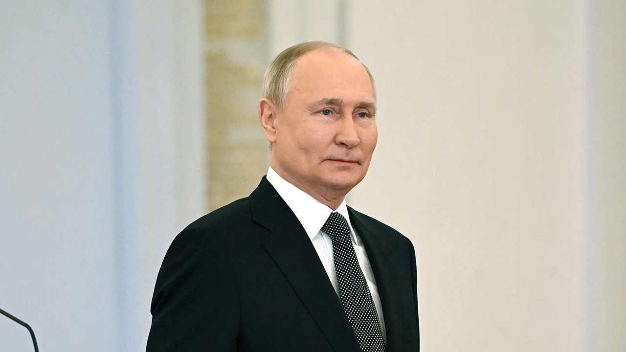 Путин поручил главе МЧС принять все меры для обеспечения тепло- и энергоснабжения